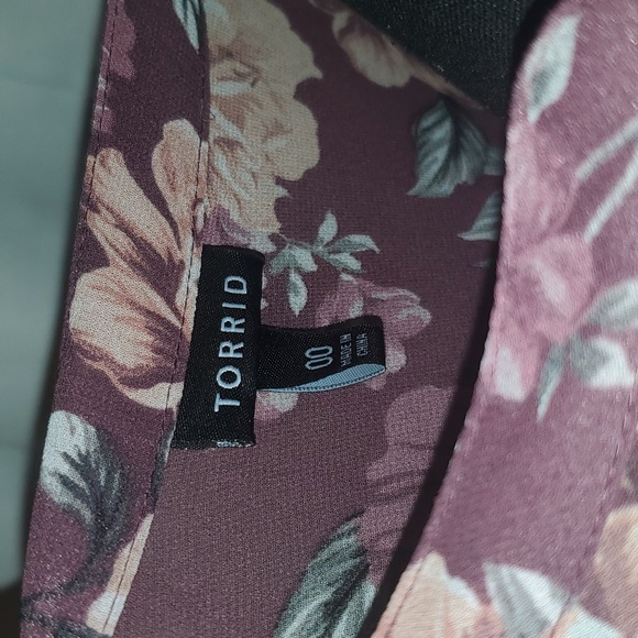 TORRID sheer floral high low blouse - Picture 5 of 5